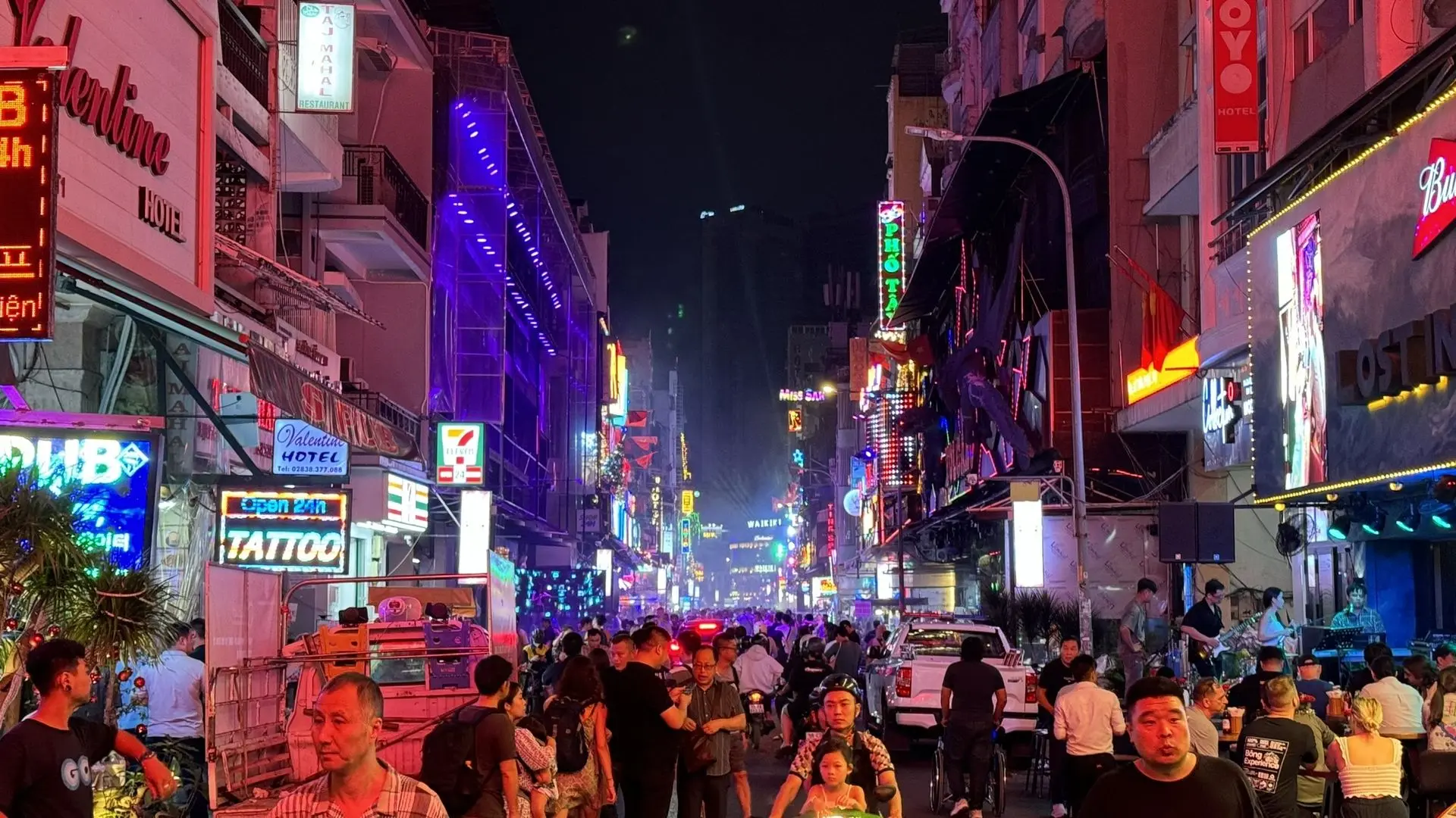 saigon nightlife